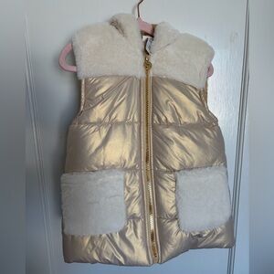 Girls Sz6 puffer vest with hood! Cute spring look